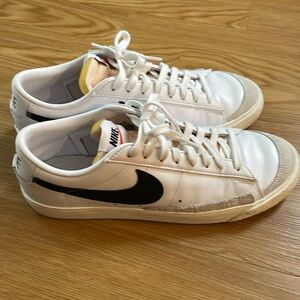 Nike blazer low size 10